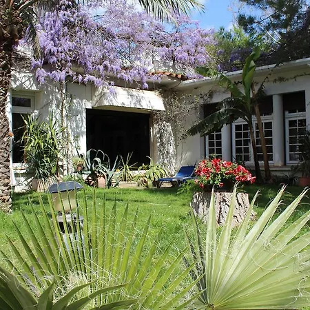 Domaine Saint Nicolas לינה וארוחת בוקר *
