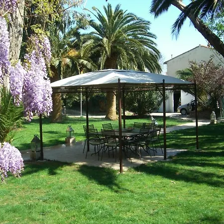 Domaine Saint Nicolas לינה וארוחת בוקר *