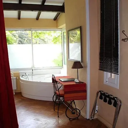 לינה וארוחת בוקר Domaine Saint Nicolas