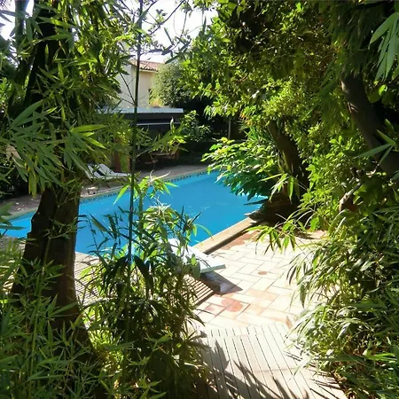 Domaine Saint Nicolas Nocleg ze śniadaniem *