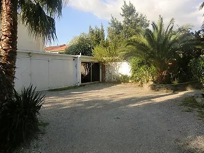 Domaine Saint Nicolas לינה וארוחת בוקר